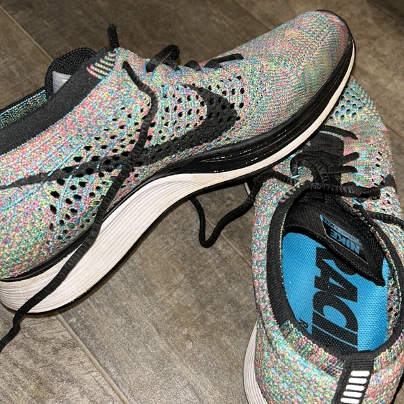 Nike FlyKnit Racer - Picture 7 of 7